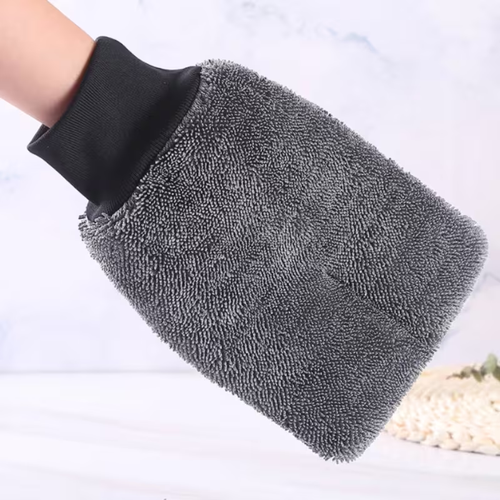 Cleaning gloves for car windows, reusable and washable.