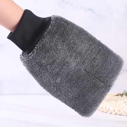 Cleaning gloves for car windows, reusable and washable.