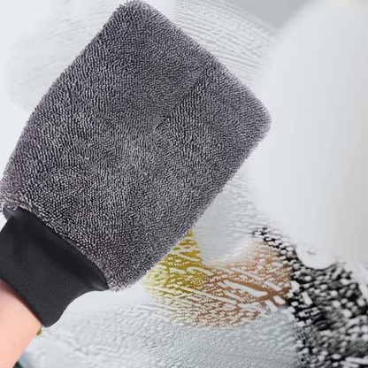 Cleaning gloves for car windows, reusable and washable.